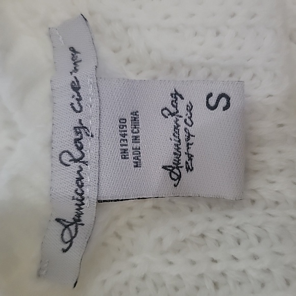 American Rag Fringe Sleeve Knit Tunic Ivory Sweater With Cut Out Back Size Small - Picture 13 of 14